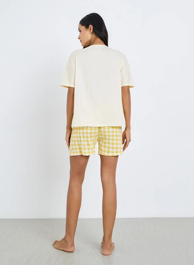 Styli  Text Print Short Sleeve T-Shirt and Shorts Set for Women | Best Price UAE